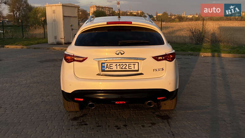 Внедорожник / Кроссовер Infiniti FX 50 2010 в Новомосковске