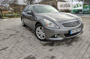 Седан Infiniti G25 2011 в Чорткові