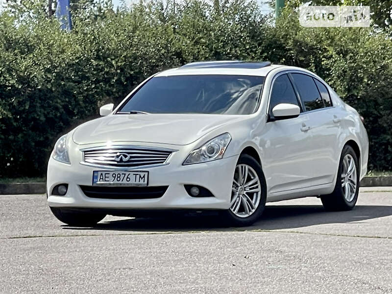 Седан Infiniti G25 2010 в Кривому Розі