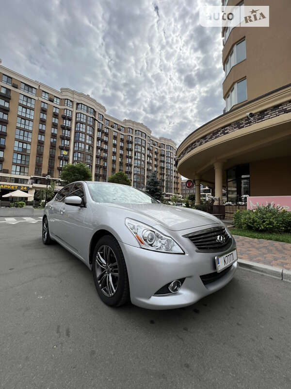 Седан Infiniti G25 2011 в Києві