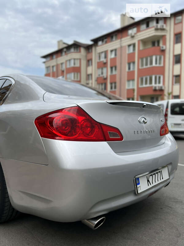 Седан Infiniti G25 2011 в Києві