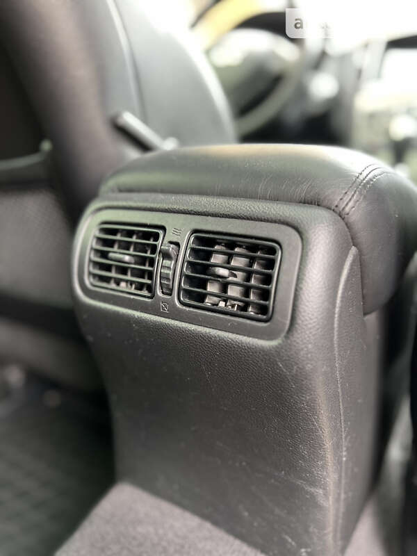 Седан Infiniti G25 2011 в Києві
