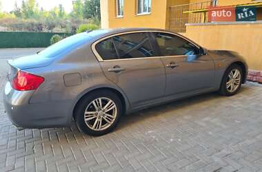 Седан Infiniti G25 2010 в 