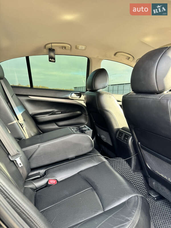 Седан Infiniti G25 2012 в Львові