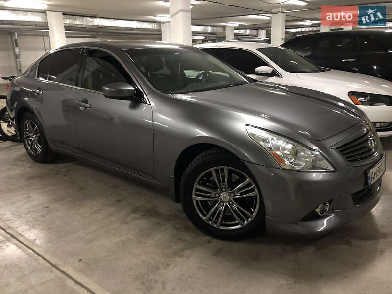 Седан Infiniti G25 2011 в Одессе