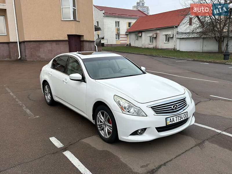 Infiniti G25 2011