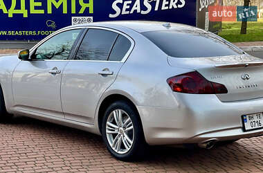 Седан Infiniti G25 2011 в 