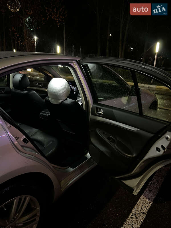 Седан Infiniti G25 2010 в Борисполе