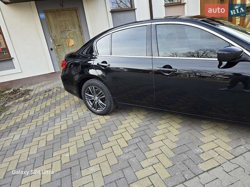 Седан Infiniti G25 2011 в Хмельницком