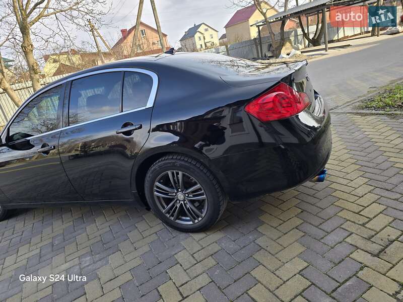 Седан Infiniti G25 2011 в Хмельницком