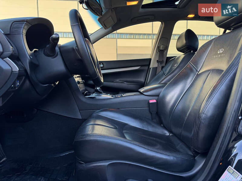Седан Infiniti G25 2012 в Івано-Франківську