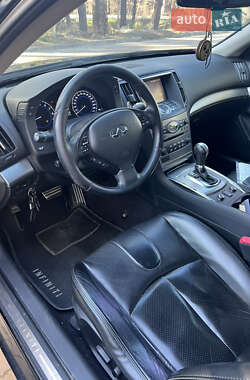 Седан Infiniti G25 2012 в 
