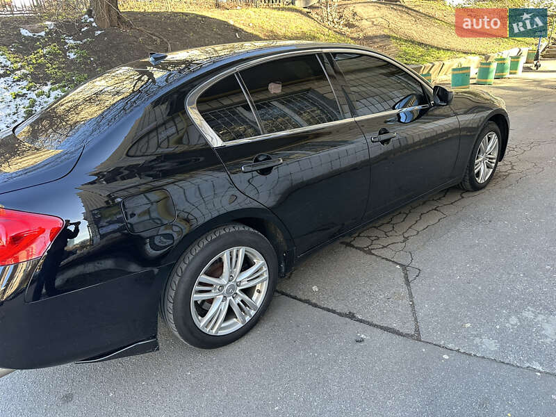 Седан Infiniti G25 2010 в Києві