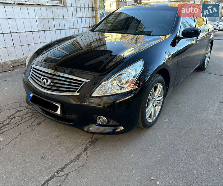 Седан Infiniti G25 2010 в Києві