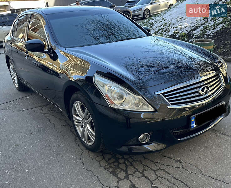 Седан Infiniti G25 2010 в Києві