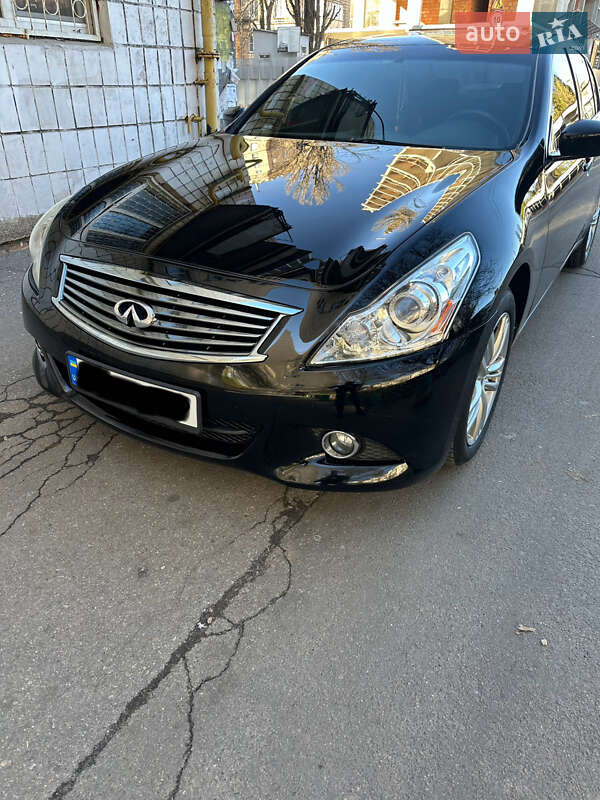 Седан Infiniti G25 2010 в Києві