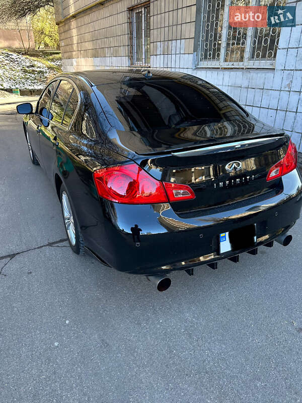Седан Infiniti G25 2010 в Києві