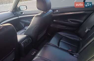 Седан Infiniti G25 2010 в 