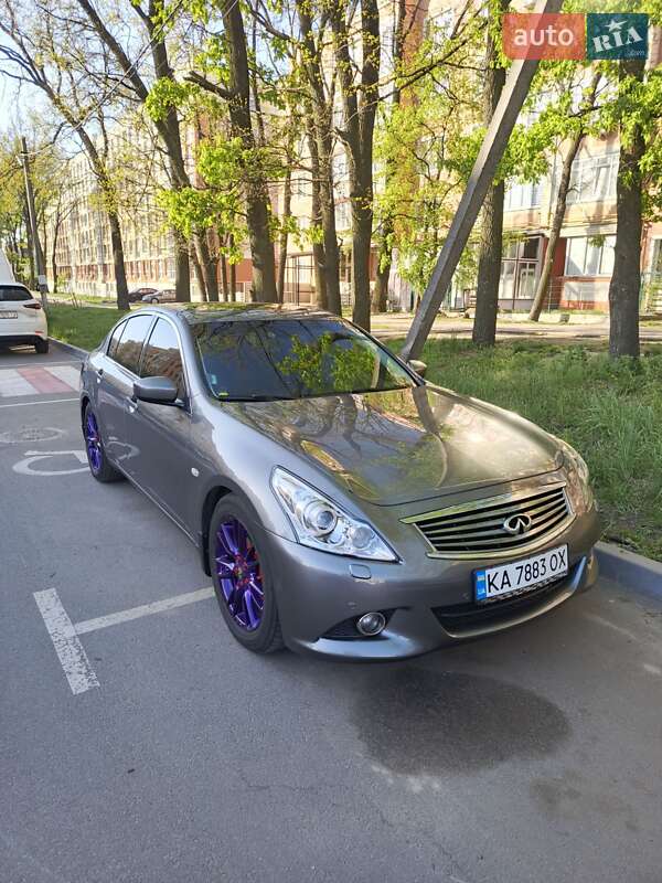 Infiniti G25 2010