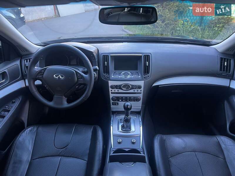 Седан Infiniti G25 2011 в Києві