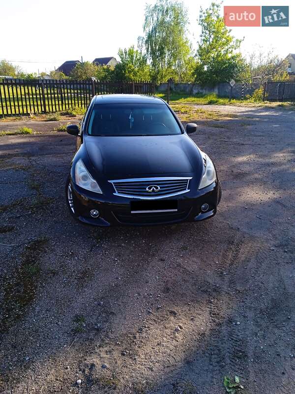 Infiniti G25 2010