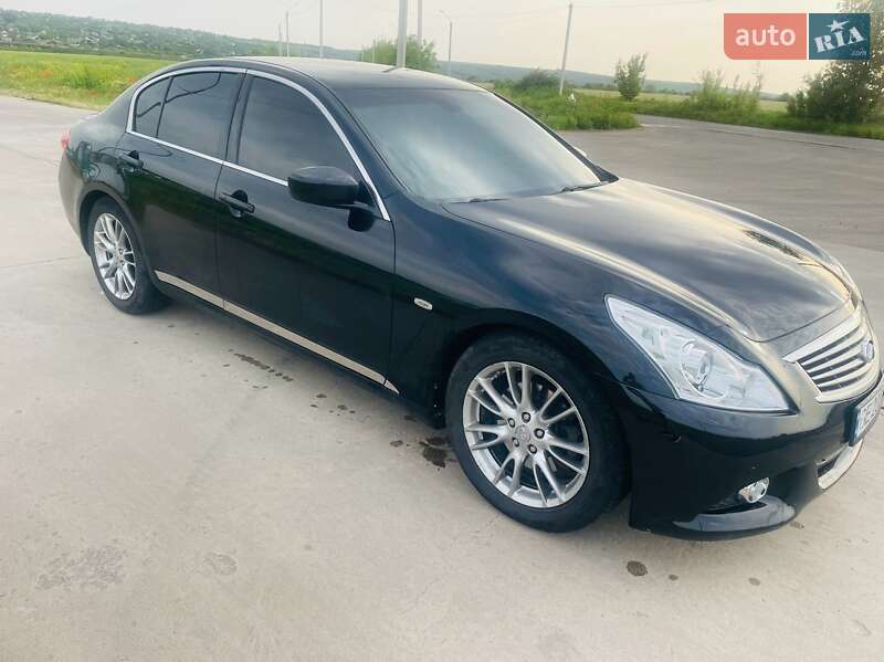 Седан Infiniti G25 2012 в Вознесенську