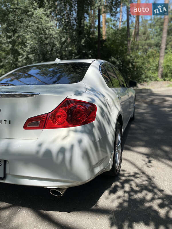 Седан Infiniti G25 2011 в Черкассах