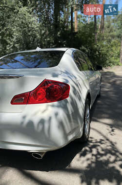 Седан Infiniti G25 2011 в 