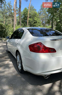 Седан Infiniti G25 2011 в 