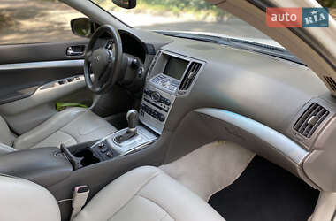 Седан Infiniti G25 2011 в 