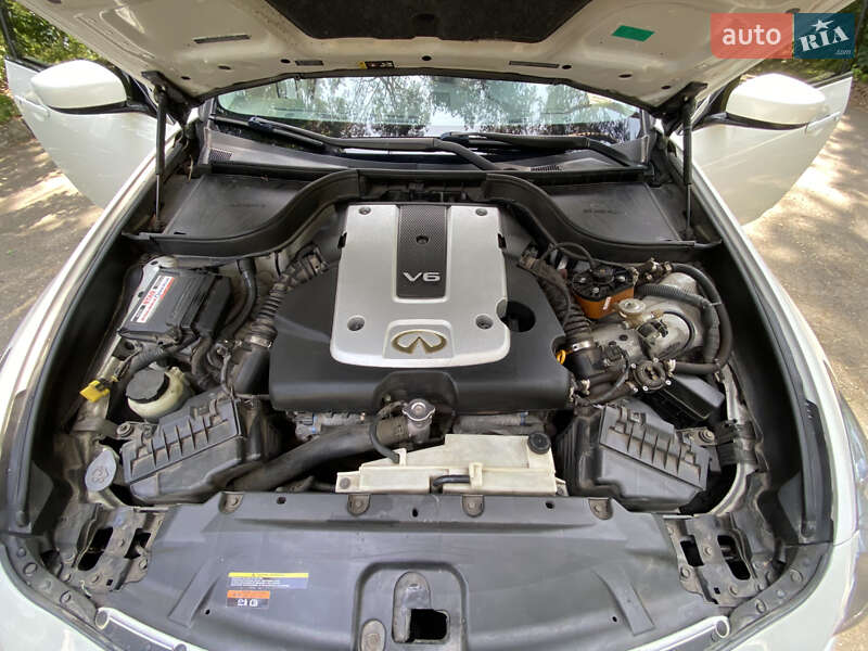 Седан Infiniti G25 2011 в Черкассах