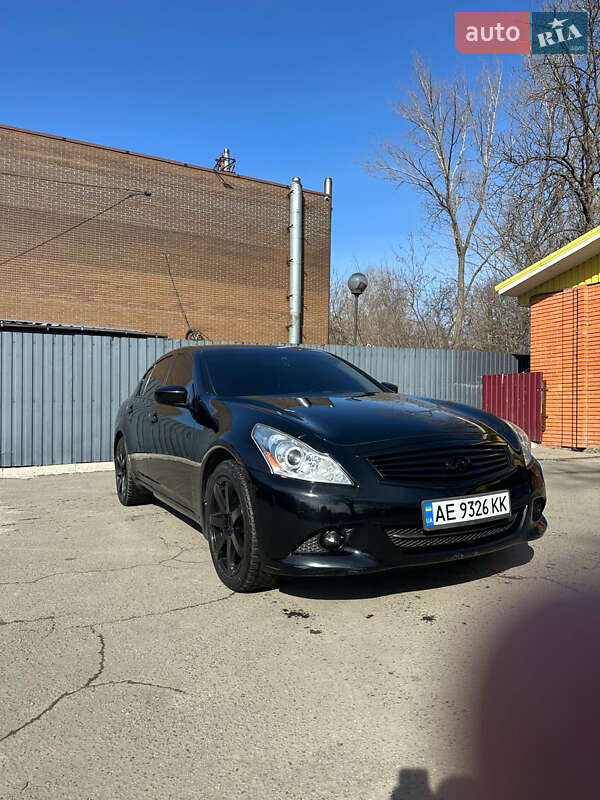 Седан Infiniti G25 2012 в 