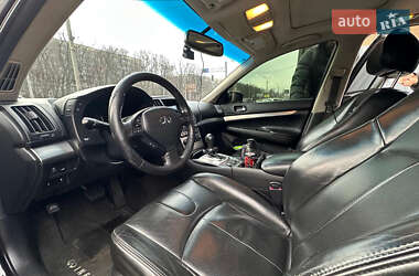 Седан Infiniti G25 2012 в 