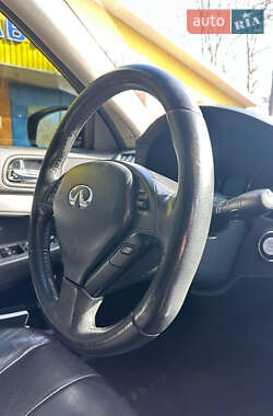 Седан Infiniti G25 2012 в 