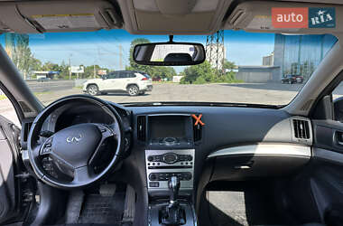 Седан Infiniti G25 2012 в 