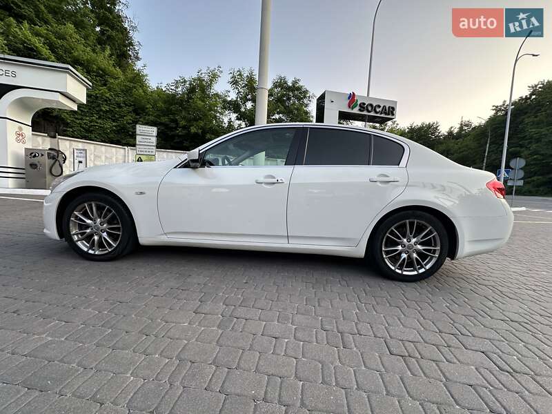 Седан Infiniti G25 2012 в Києві