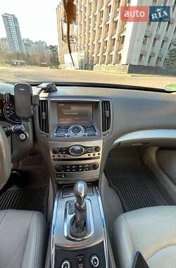 Седан Infiniti G25 2011 в 