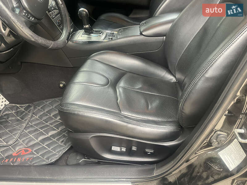 Седан Infiniti G25 2012 в Вознесенську