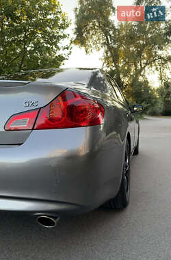 Седан Infiniti G25 2011 в 