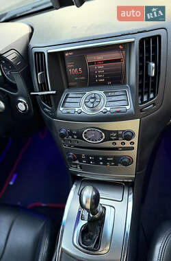 Седан Infiniti G25 2011 в 