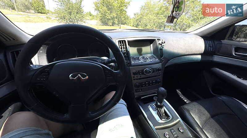 Седан Infiniti G25 2010 в Запоріжжі