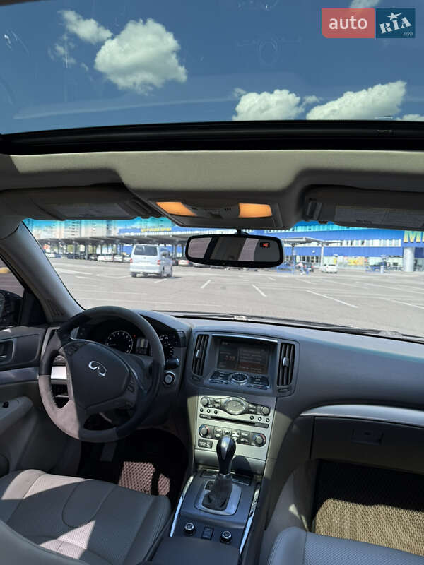 Седан Infiniti G25 2010 в Києві