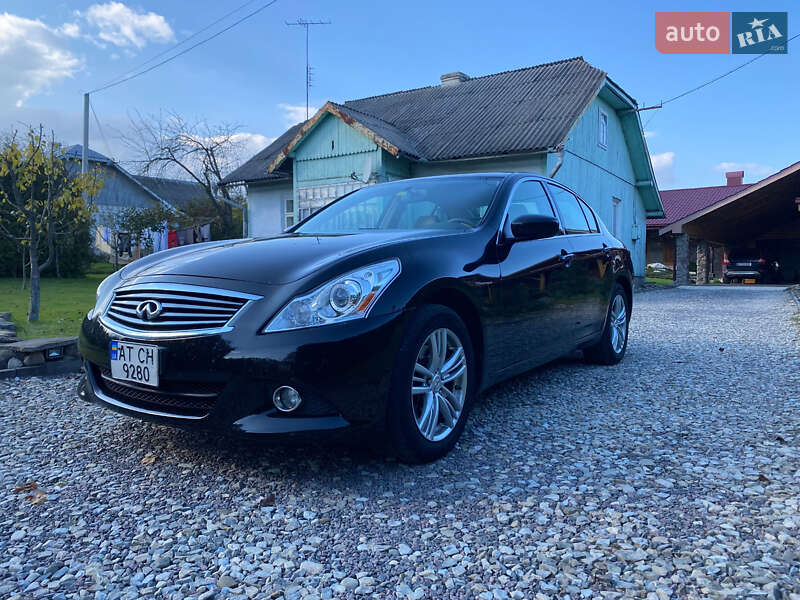 Седан Infiniti G25 2012 в Софіївській Борщагівці