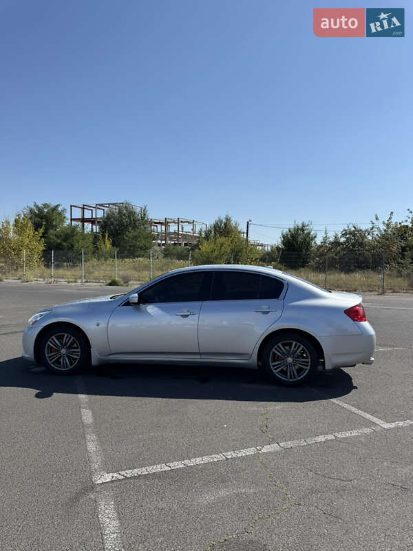 Седан Infiniti G25 2011 в Києві