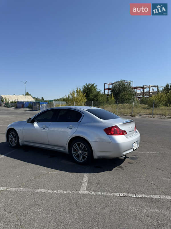 Седан Infiniti G25 2011 в Києві