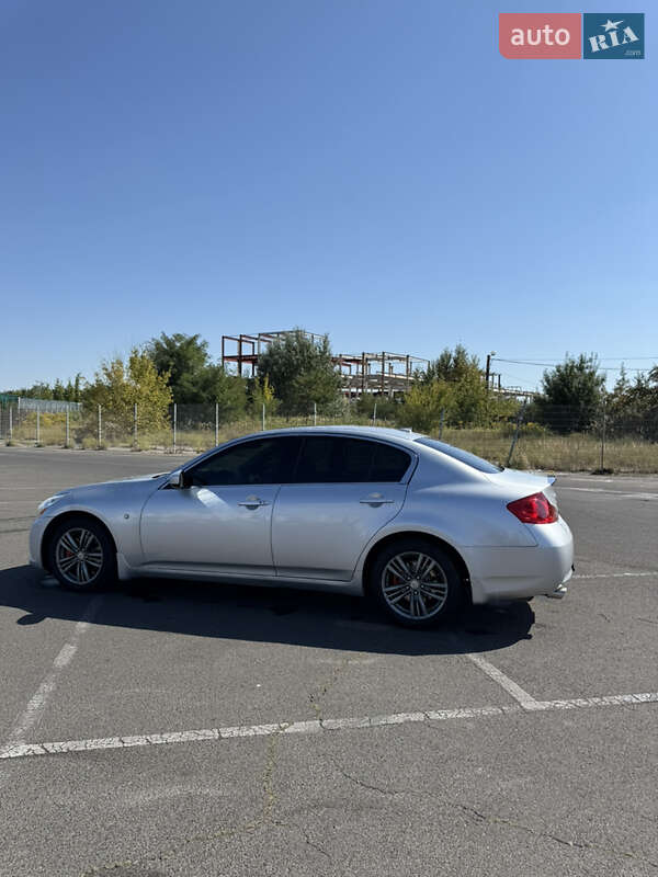 Седан Infiniti G25 2011 в Києві