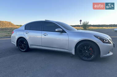 Седан Infiniti G25 2012 в 
