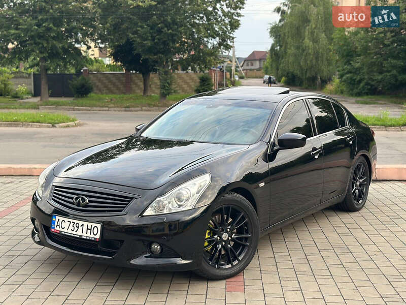 Infiniti G25 2010