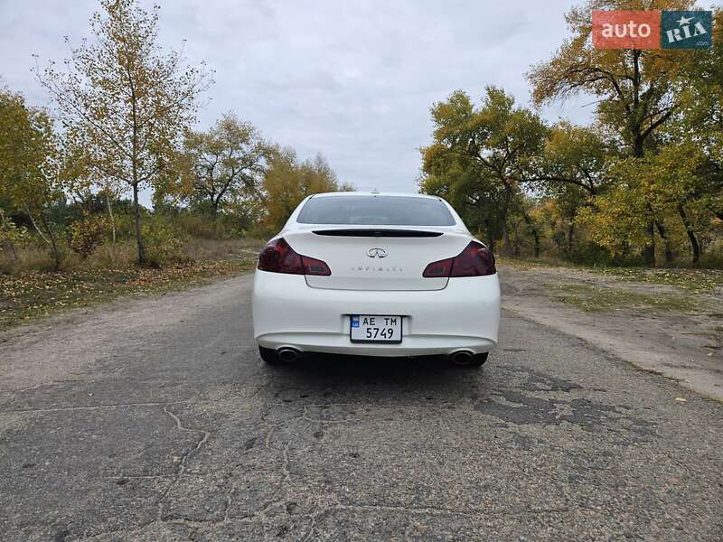 Седан Infiniti G25 2012 в Кам'янському
