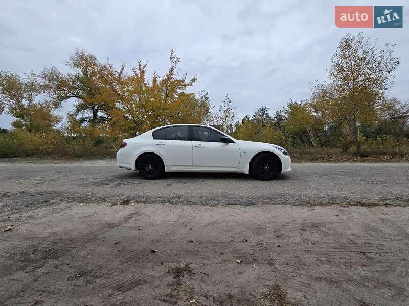 Седан Infiniti G25 2012 в Кам'янському